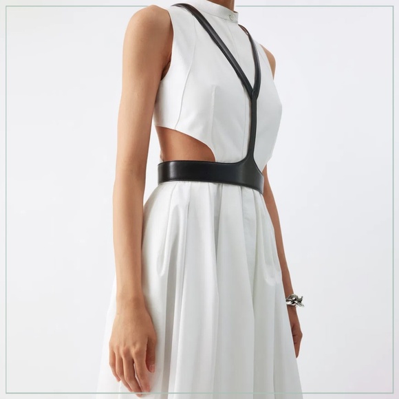 $1995 NWT Alexander McQueen V Black Leather Runway Harness Belt main image 15
